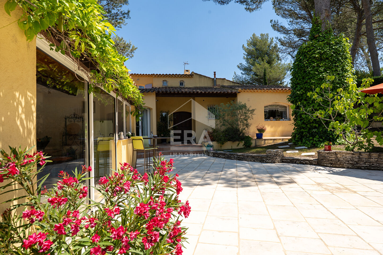 Photo EXCLUSIVITE - Maison Calas 7 pièces 233 m2 image 3/6