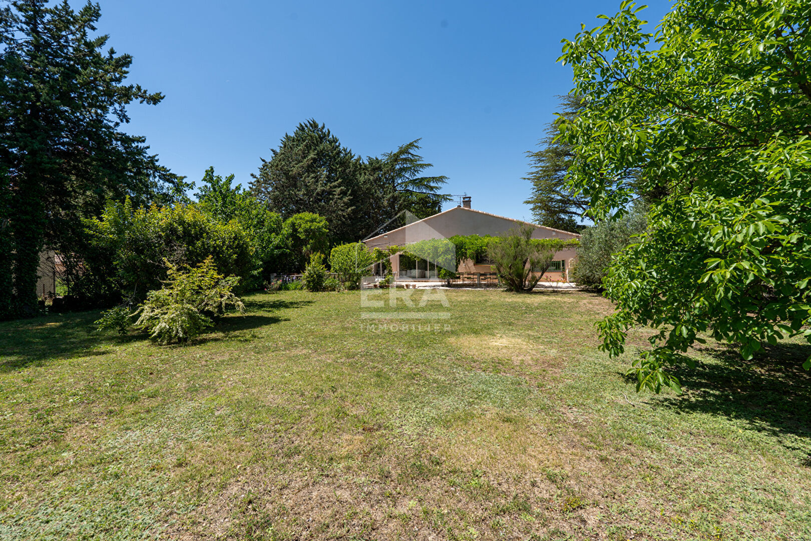 Photo Maison Cabries 5 pièces 240 m2 image 1/6