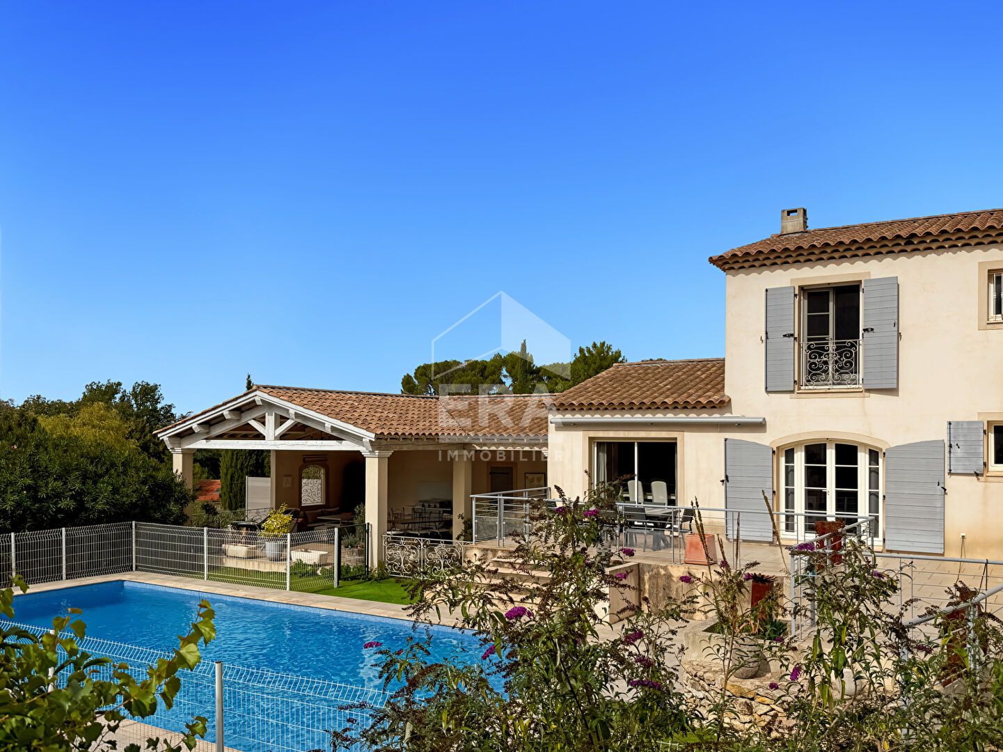 Photo Maison Cabries 7 pièce(s) 257.01 m2 image 1/6