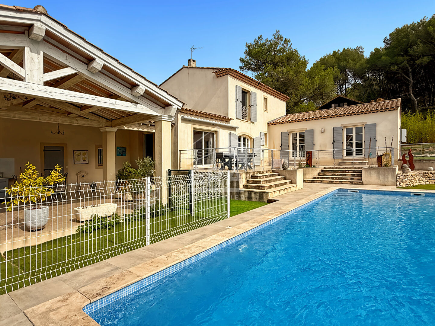 Photo Maison Cabries 7 pièce(s) 257.01 m2 image 4/6