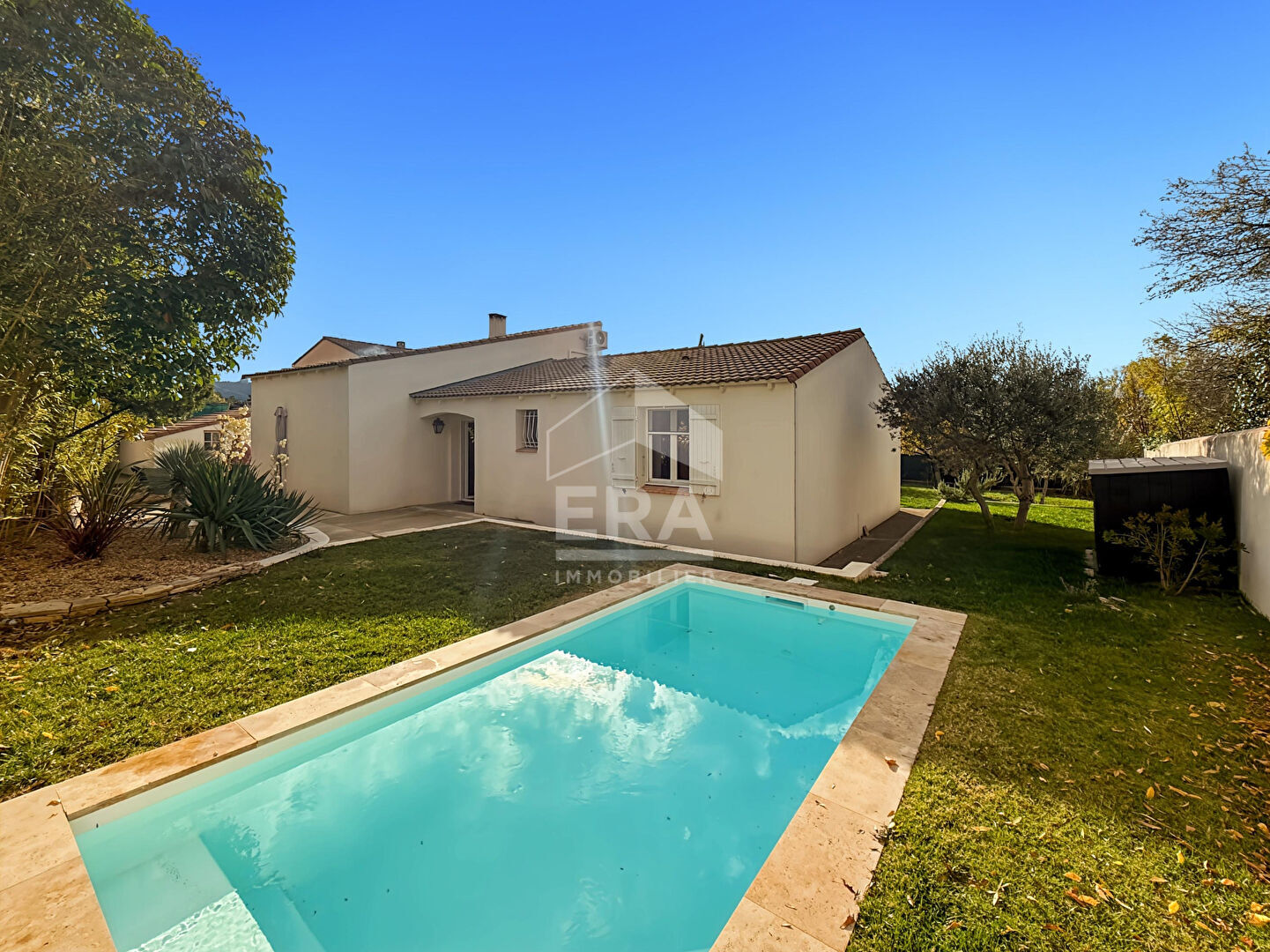 Photo Maison Gardanne 128 m2 plus buanderie de 10 m2 + garage de 20 m2. image 1/6