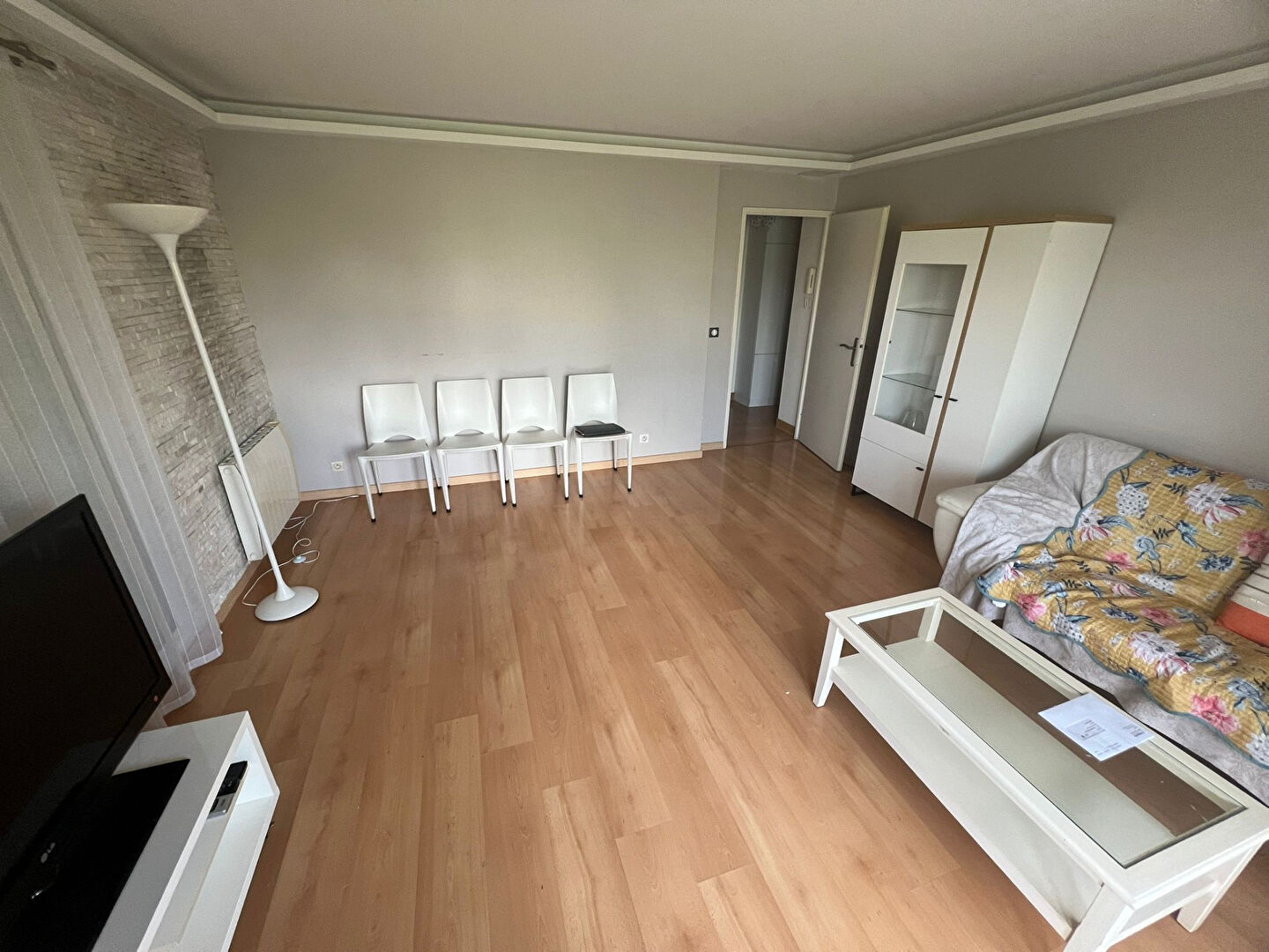 Appartement Bobigny 3 pièce(s) 67 m2 proche métro, parking et grand balcon