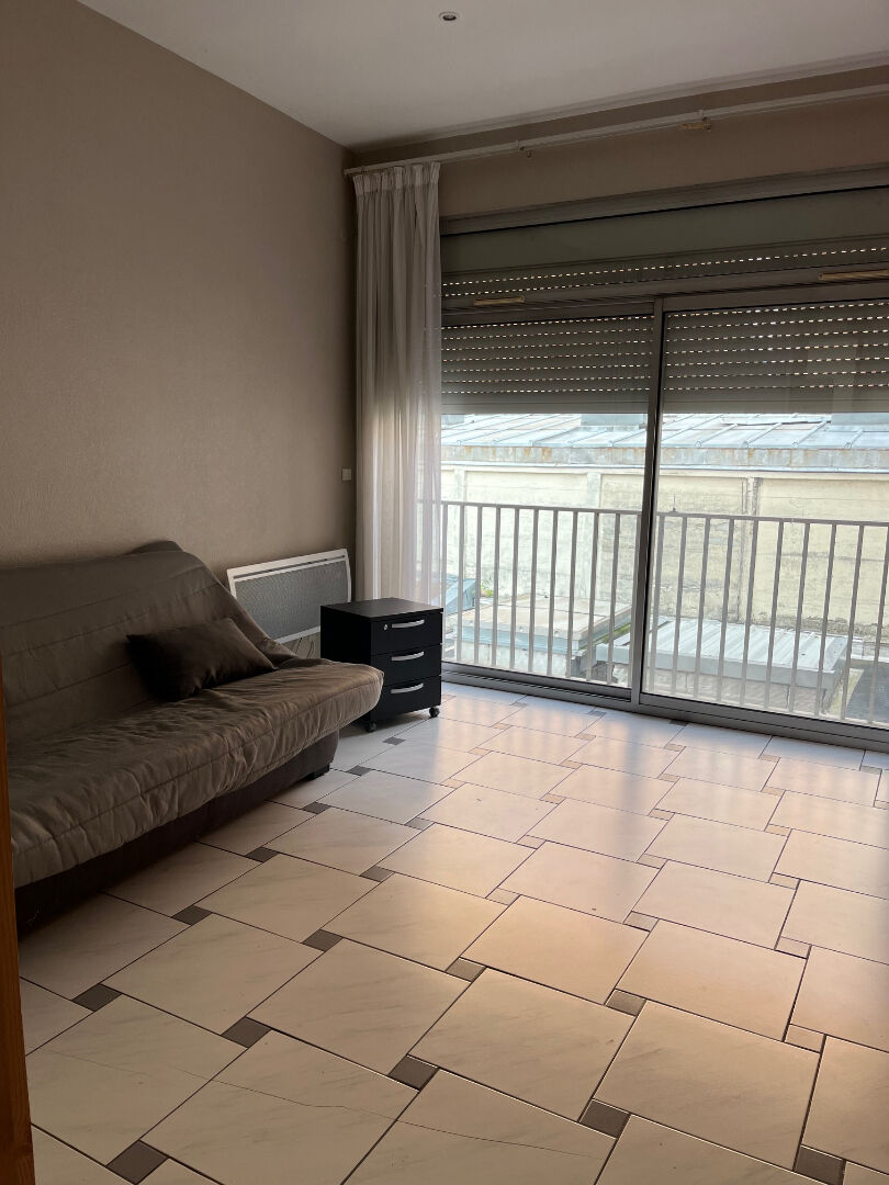 Photo APPARTEMENT MEUBLE A LOUER A SAINT QUENTIN 02100. image 2/6