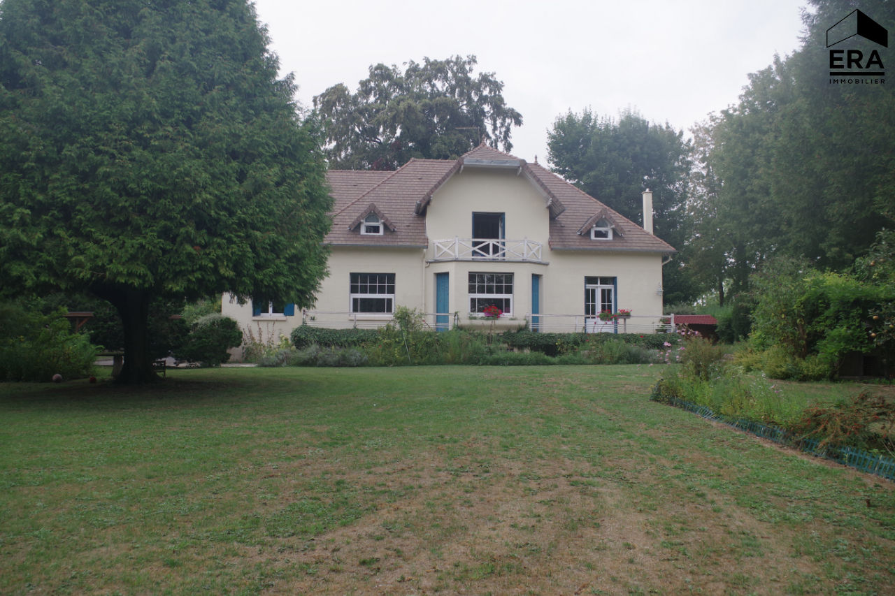 Maison Saint Quentin 12 pièce(s) 268 m2 SaintQuentin 02100