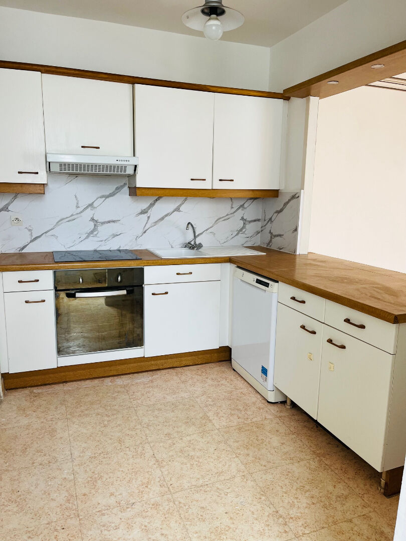 Appartement  à louer centre ville de Saint Quentin 5 pièce(s) 98 m2