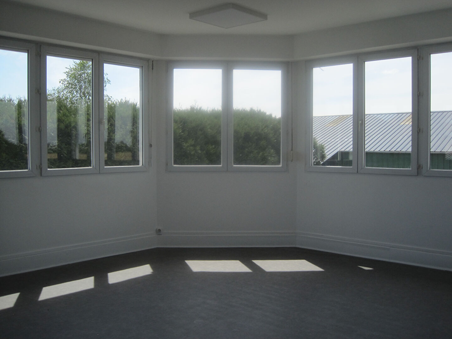 Photo BUREAUX A LOUER NORD OUEST DE ST QUENTIN 02 image 3/6