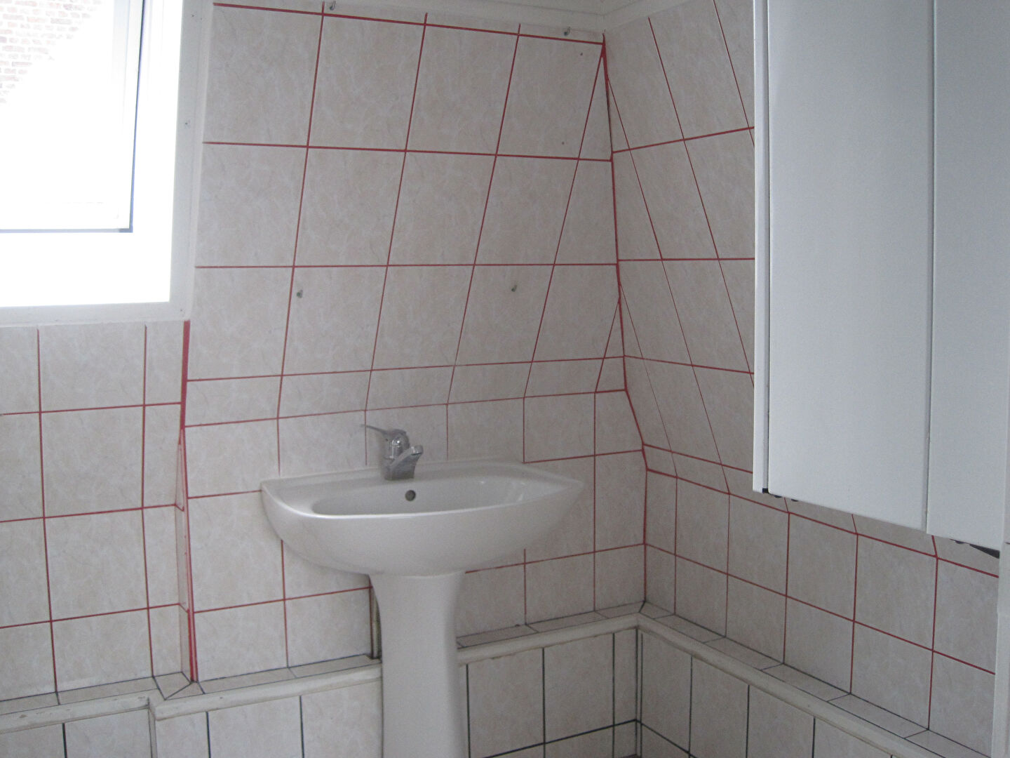 Photo A LOUER APPARTEMENT PROCHE CENTRE VILLE  ET GARE ST QUENTIN 02100 image 5/6