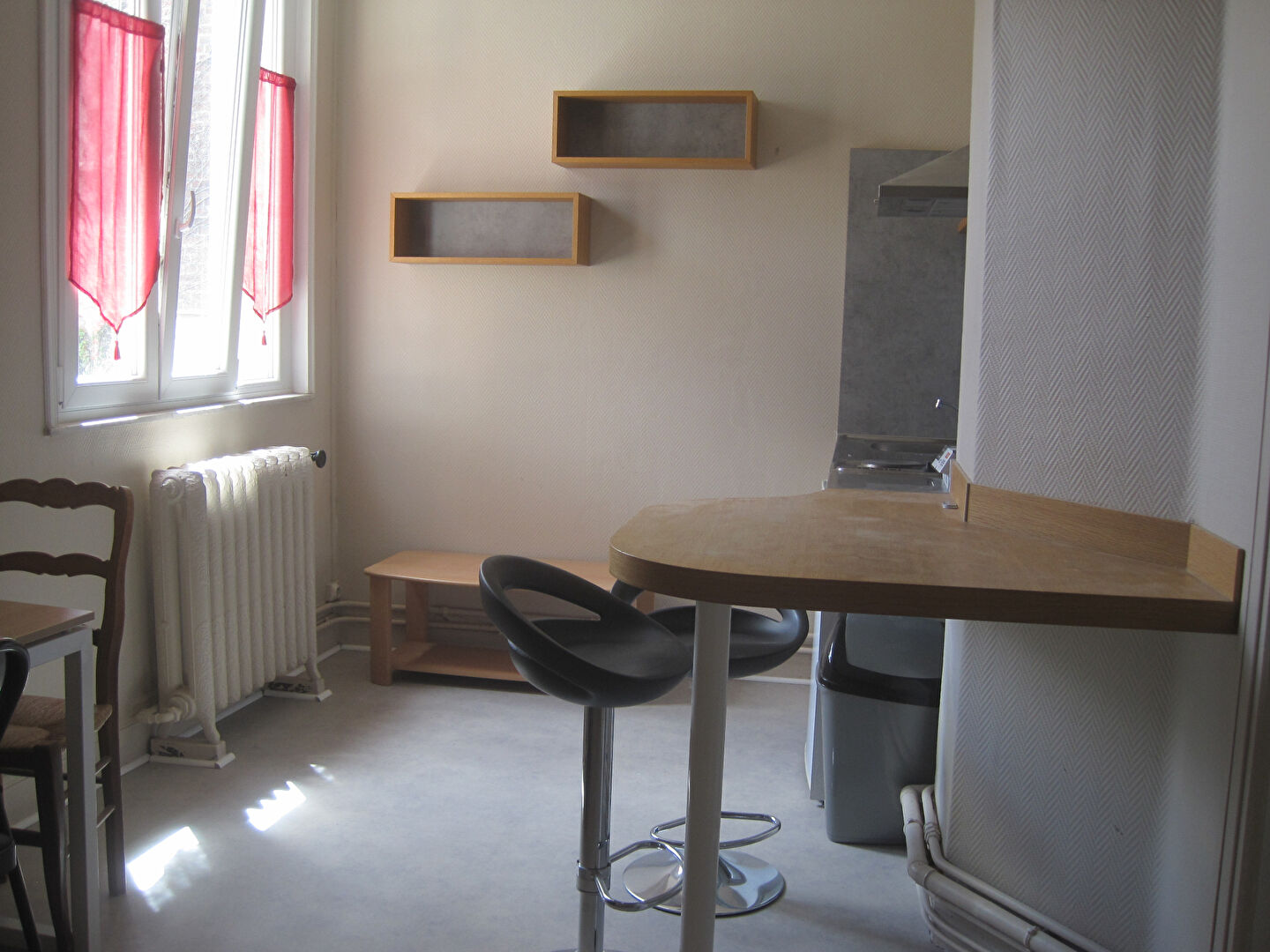Photo A LOUER APPARTEMENT MEUBLE PLEIN CENTRE VILLE ST QUENTIN 02100 image 4/4