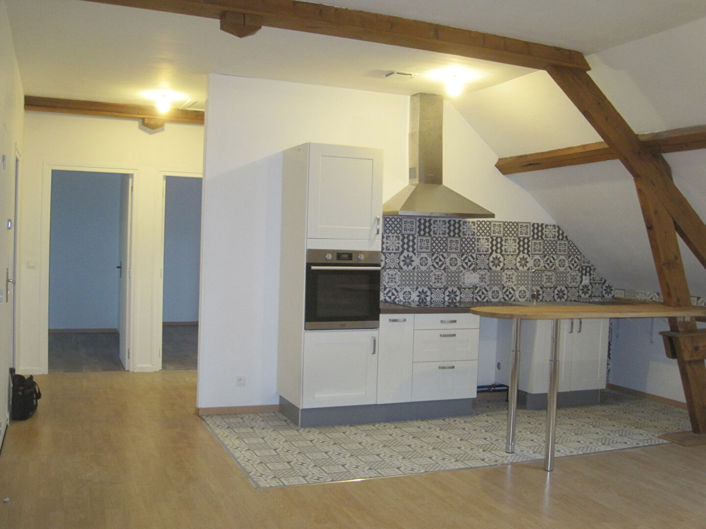 A LOUER APPARTEMENT  3 CHAMBRES  PROCHE GARE ET CENTRE VILLE ST QUENTIN 02100.