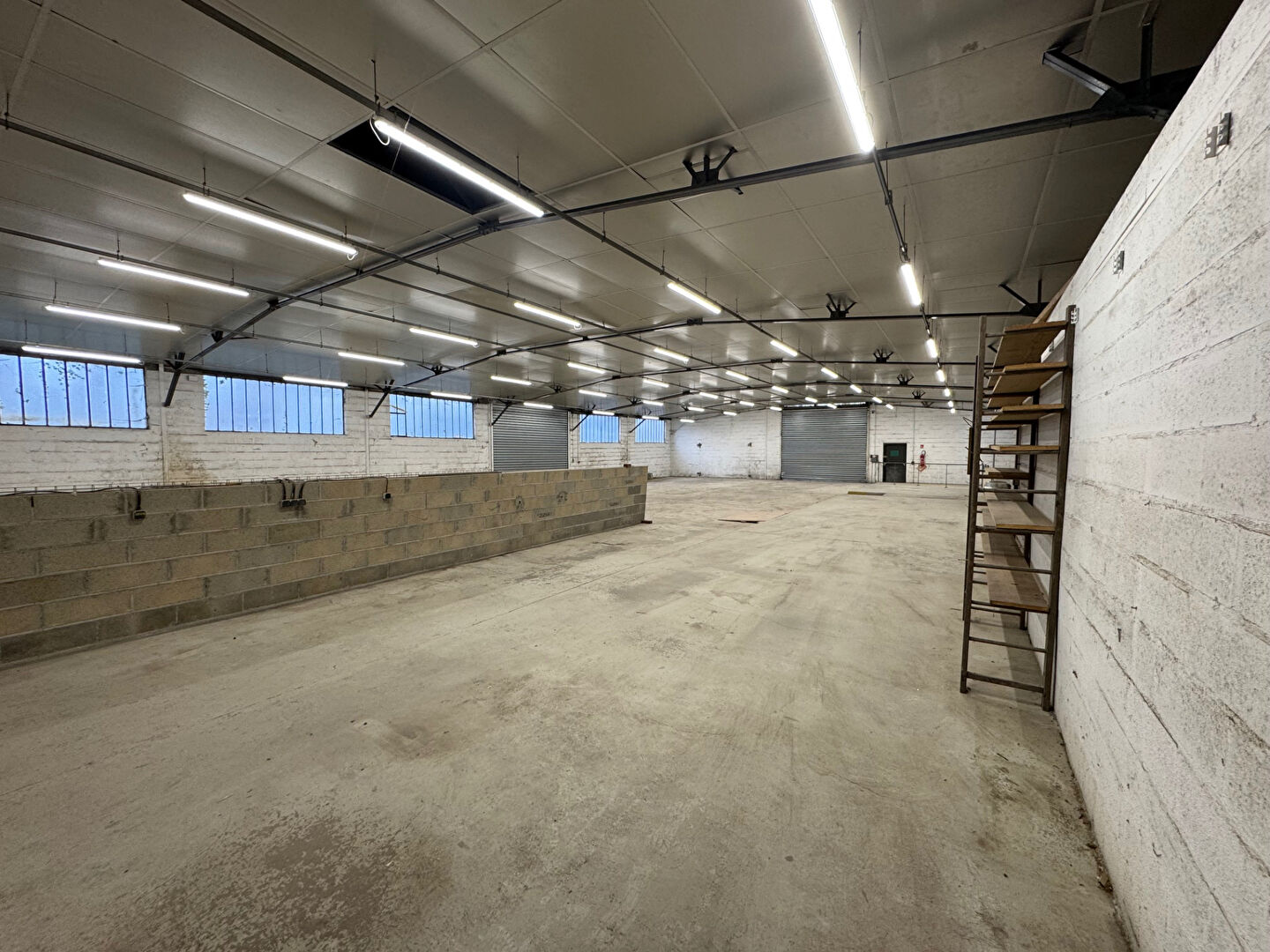 Photo A LOUER ENTREPOT PROCHE CENTRE VILLE DE SAINT QUENTIN 02100. image 2/3