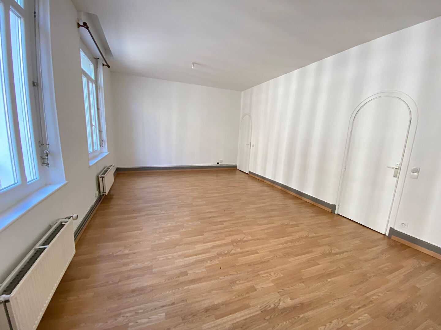 Photo Immeuble Saint Quentin 450 m2 image 2/3