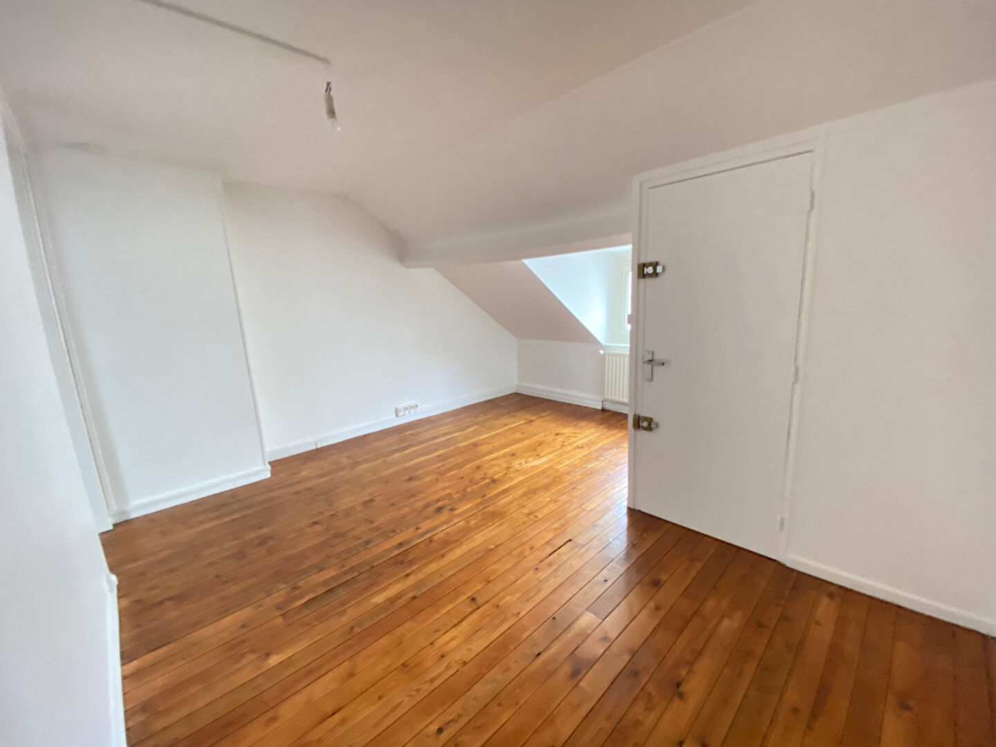 Photo STUDIO  A LOUER PROCHE CENTRE VILLE ET ECOLES  à ST QUENTIN 02100. image 3/4