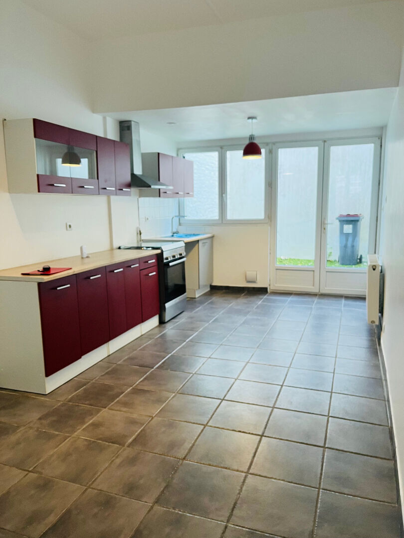 Photo A LOUER MAISON 3 CHAMBRES PROCHE CENTRE VILLE  ST QUENTIN 02100 image 2/6