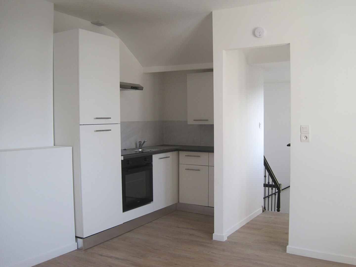 A LOUER APPARTEMENT PROCHE CENTRE VILLE DE ST QUENTIN 02100.