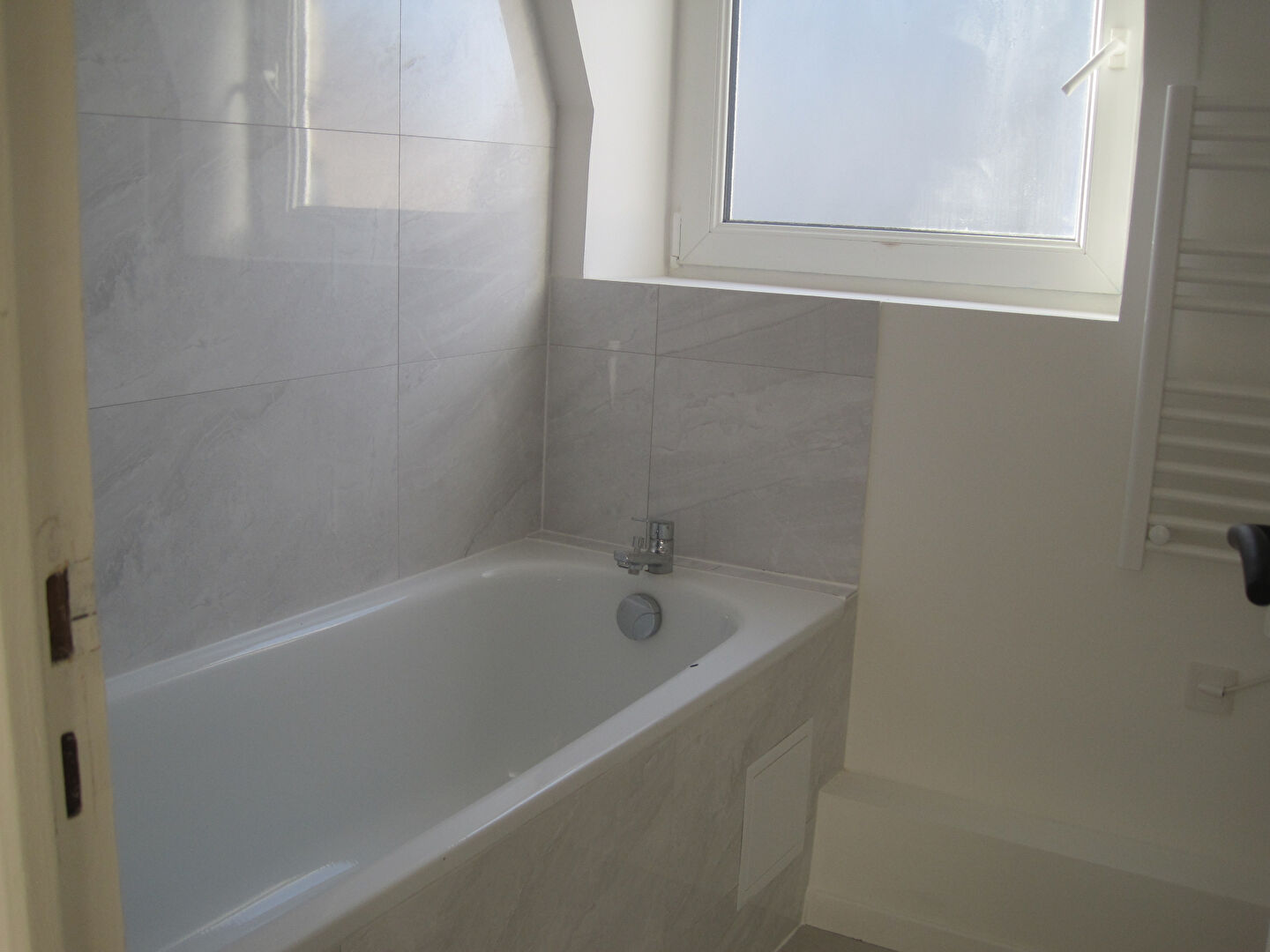 Photo A LOUER APPARTEMENT PROCHE CENTRE VILLE DE ST QUENTIN 02100. image 3/5