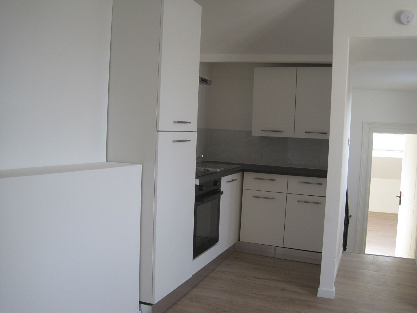Photo A LOUER APPARTEMENT PROCHE CENTRE VILLE DE ST QUENTIN 02100. image 4/5