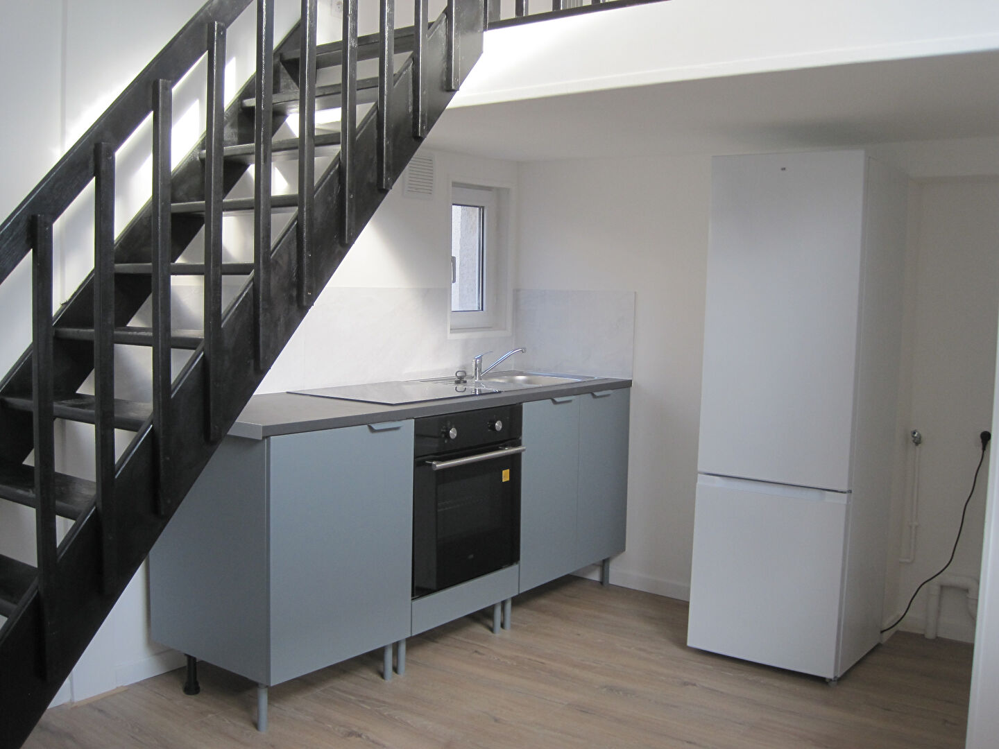 A LOUER APPARTEMENT PROCHE CENTRE A ST QUENTIN 02100