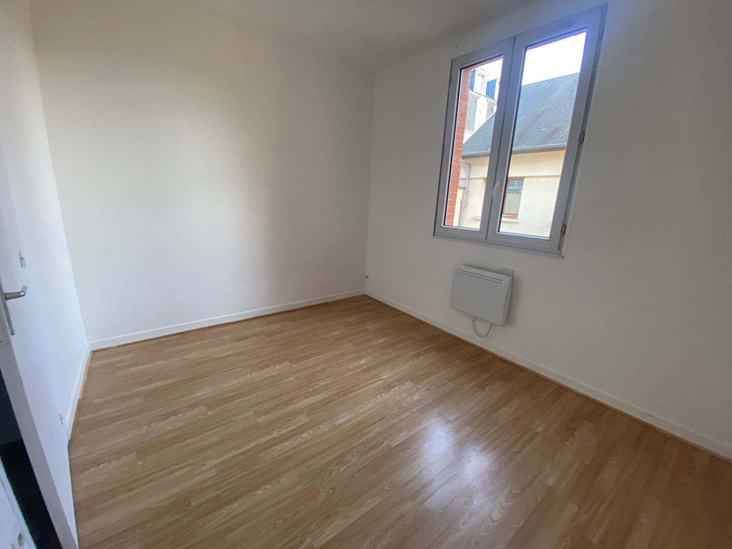 Photo Immeuble Saint Quentin 15 pièce(s) 260 m2 image 4/6