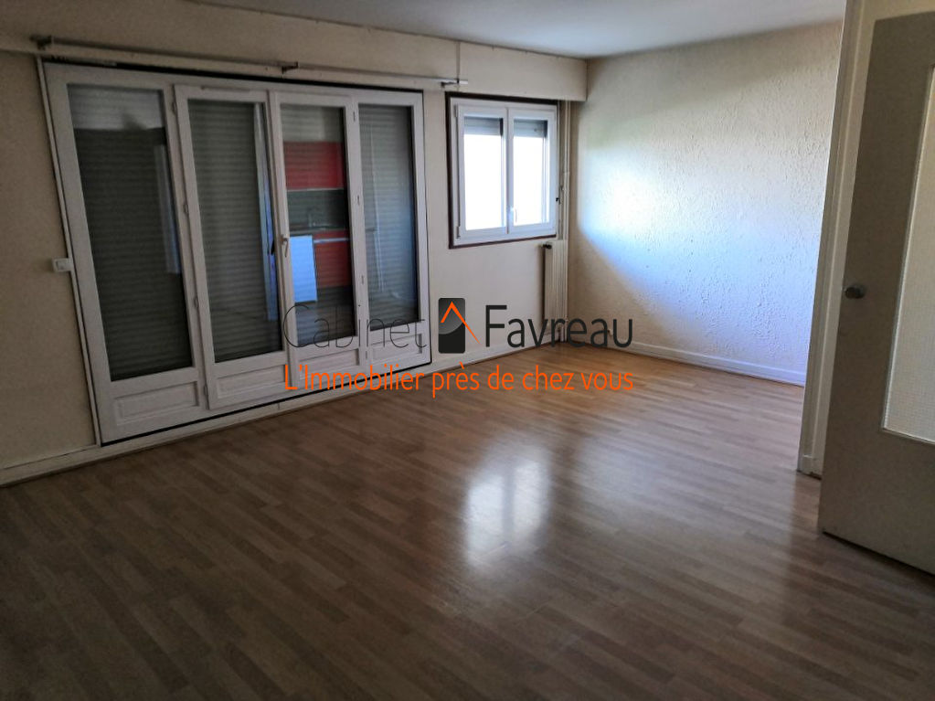 FRESNES - 33.14m - STUDIO