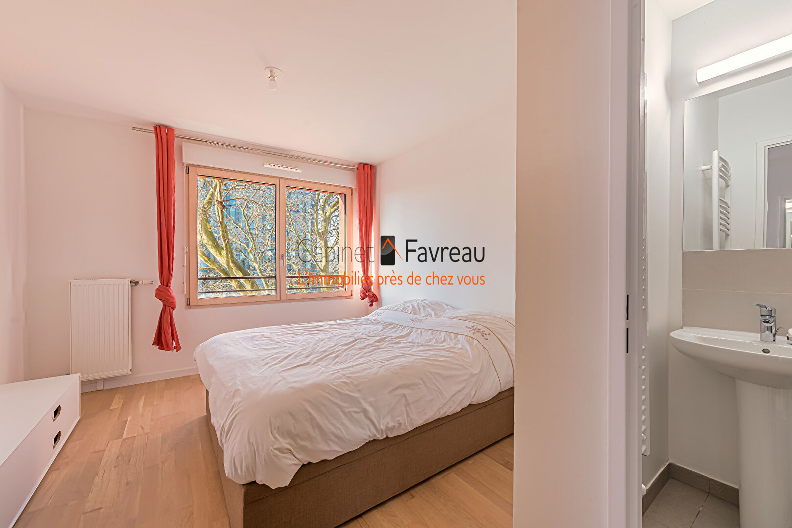 Photo CACHAN - 94230 - APPARTEMENT - 87 m² - 5 PIECES - BALCON - PARKING - QUARTIER LUMIERES - RECENT image 3/6