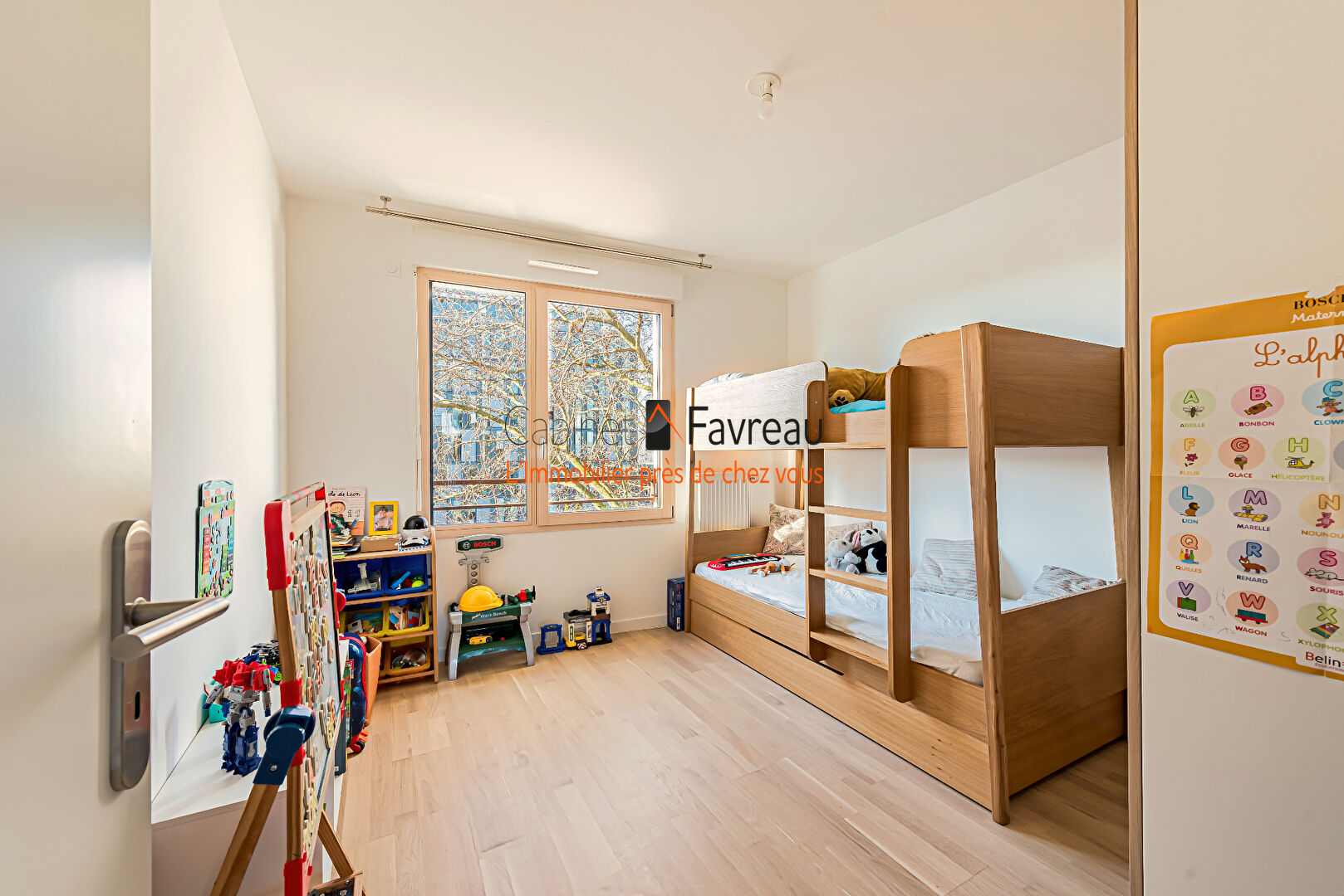 Photo CACHAN - 94230 - APPARTEMENT - 87 m² - 5 PIECES - BALCON - PARKING - QUARTIER LUMIERES - RECENT image 4/6