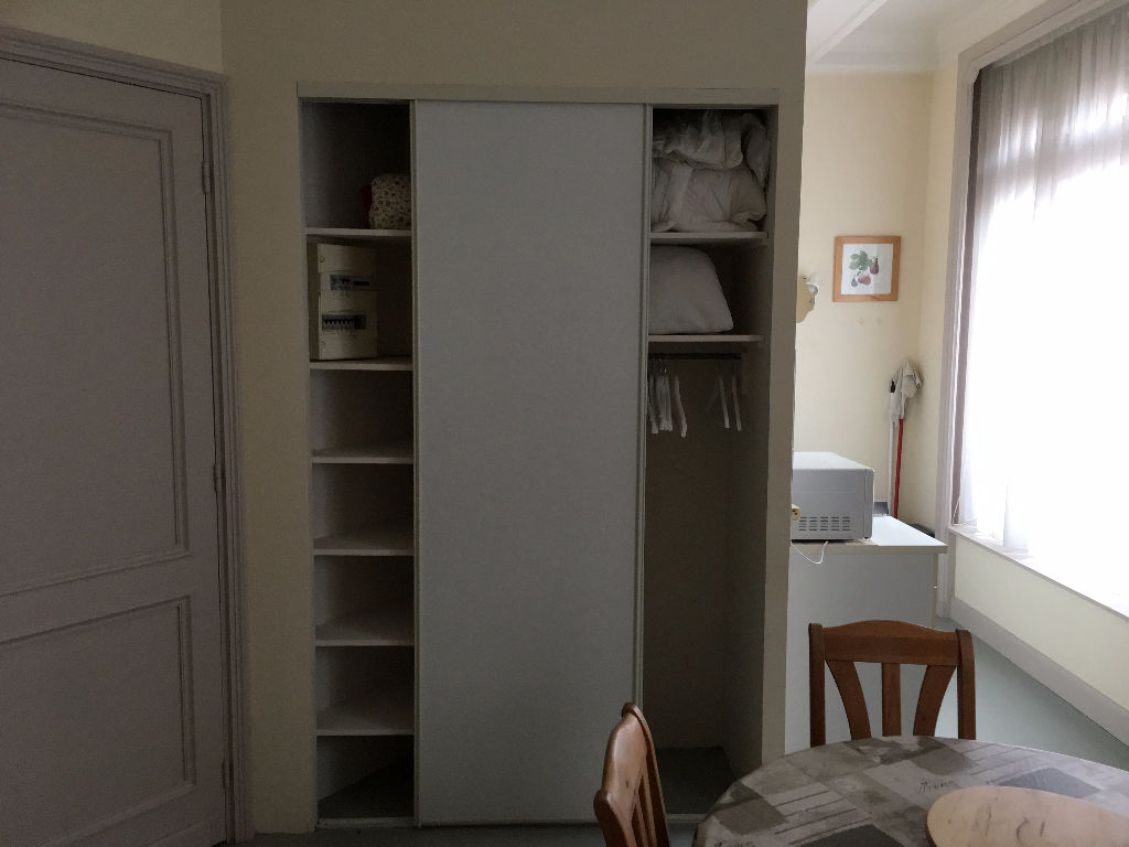 Photo TOURCOING -Studio meublé à proximité de la gare , commerces et transports image 3/6