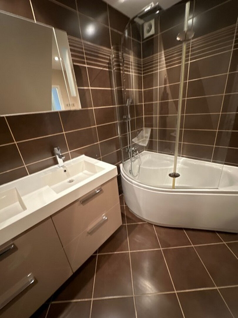 Photo Croix - Maison 3 chambres + bureau + cour  - Secteur Gare image 5/6