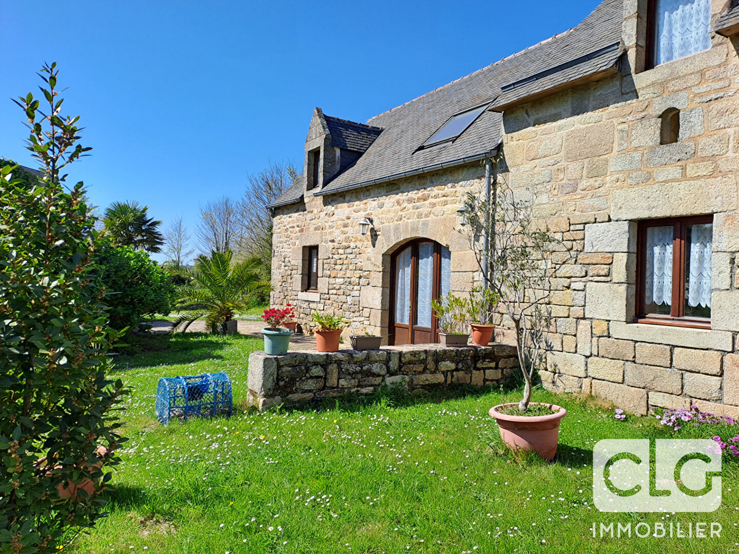 Photo Gîtes COMBRIT 211 m2 à 1 km de la plage. image 3/6