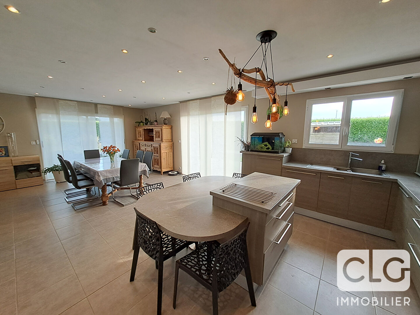 Photo Maison - ELLIANT - 183.54 m² image 5/6