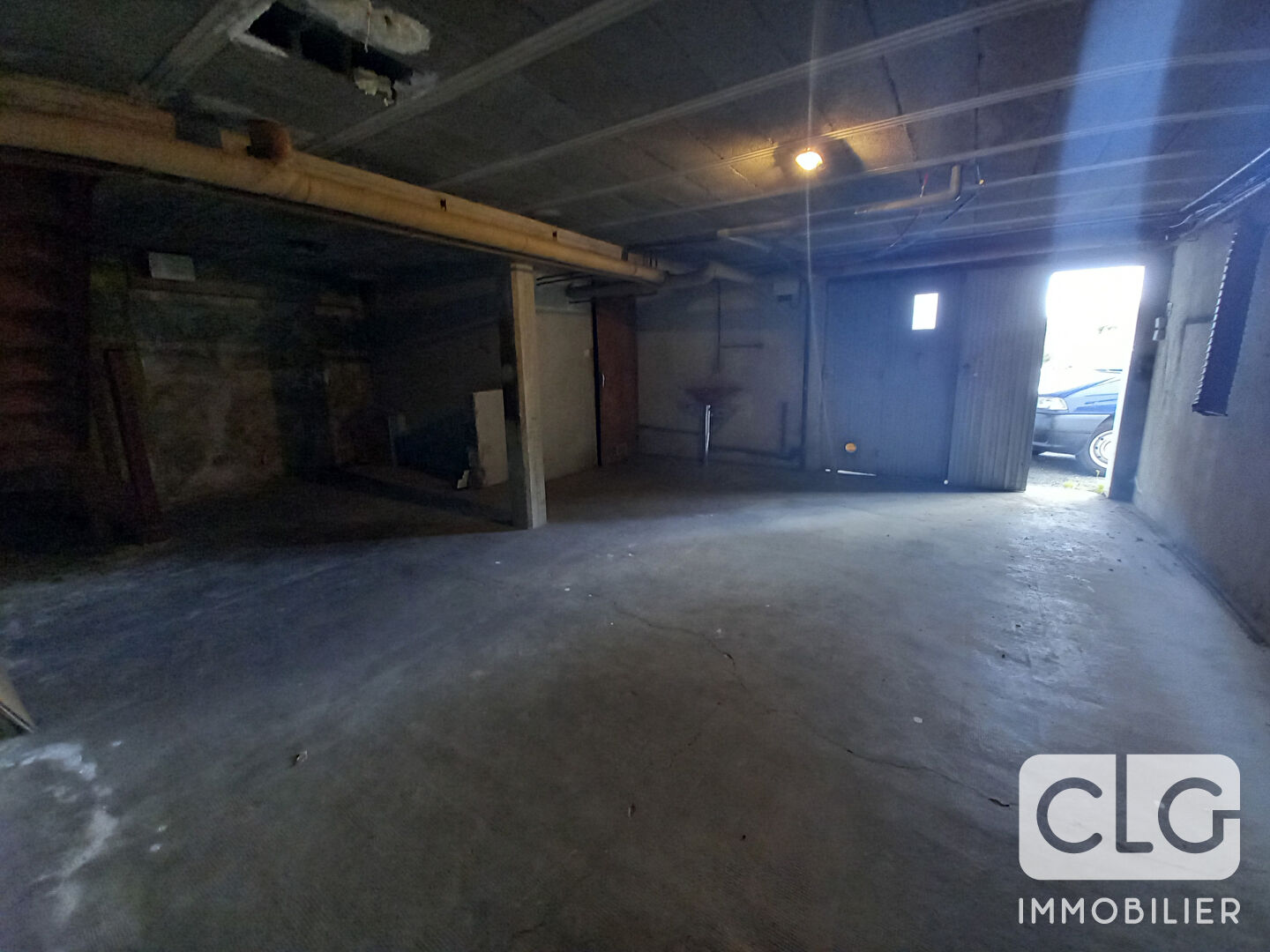 Photo GARAGE - RUE DES DOUVES image 2/3