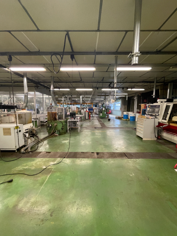 Photo Local d'activités   01100 image 3/3