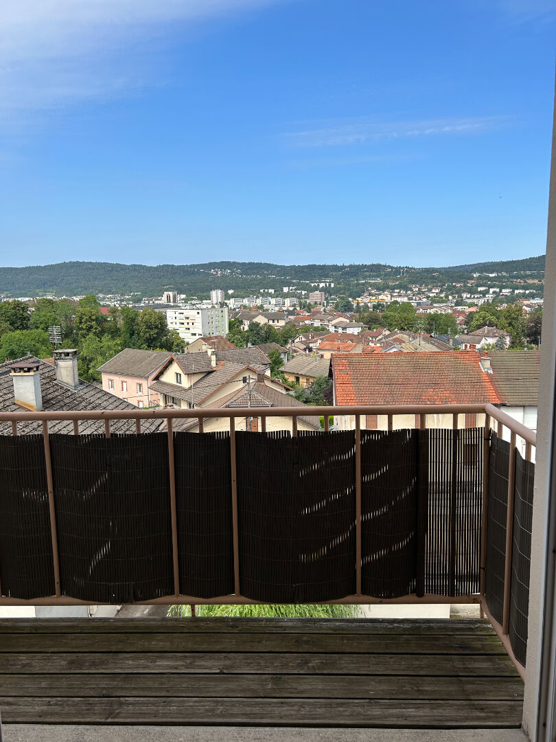 Photo OYONNAX - Appart.T4 avec garage image 2/6