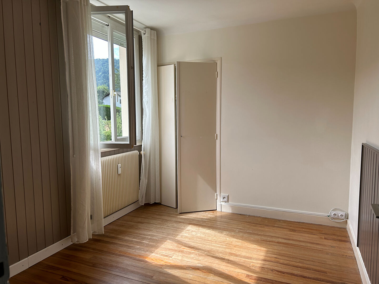 Photo OYONNAX - Appart.T4 avec garage image 6/6