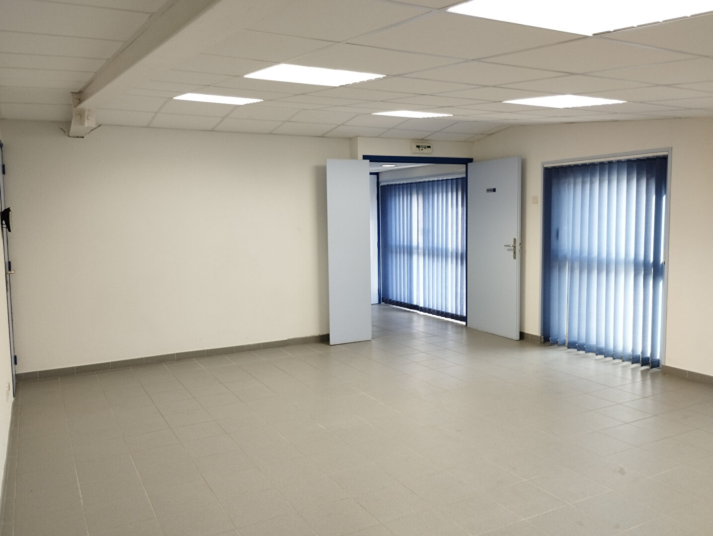 Photo Local d'activité Dortan 877 m2 image 6/6