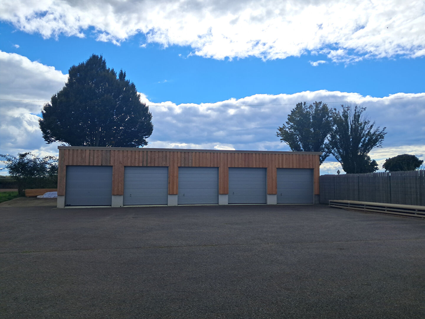 EXCLUSIVITE - Ensemble immobilier avec activité saisonnière.