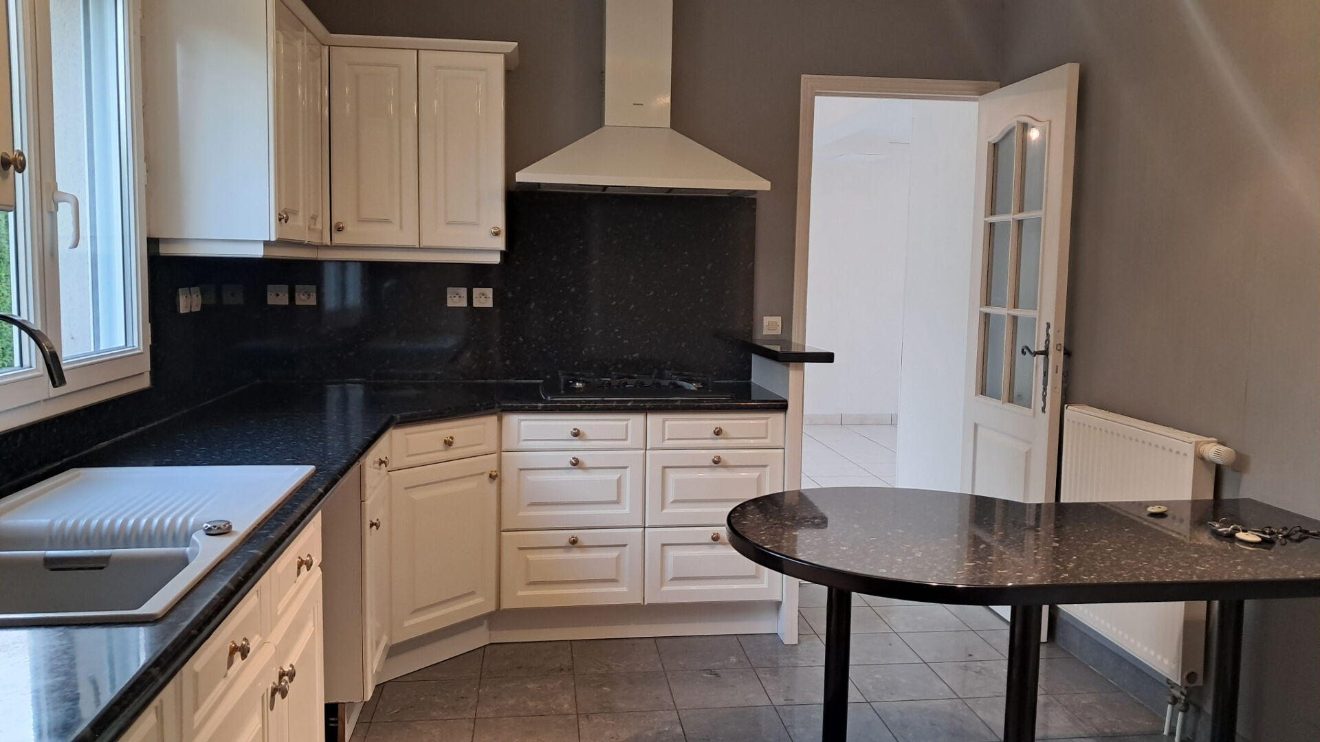 Photo OFFRE ACCEPTEE   Maison Beaune. 5 chambres. Jardin clos image 6/6