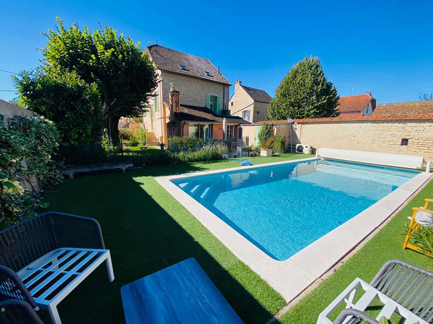 Beaune  maison  de caractère 2 mns centre historique