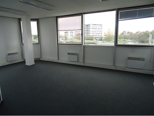 Photo A LOUER A TOULOUSE BUREAUX DE 199 M² image 2/2