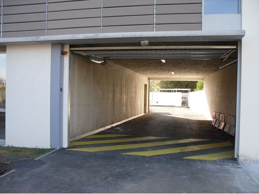 Photo A LOUER A TOURNEFEUILLE LOCAL COMMER CIAL DE 87M² image 3/3