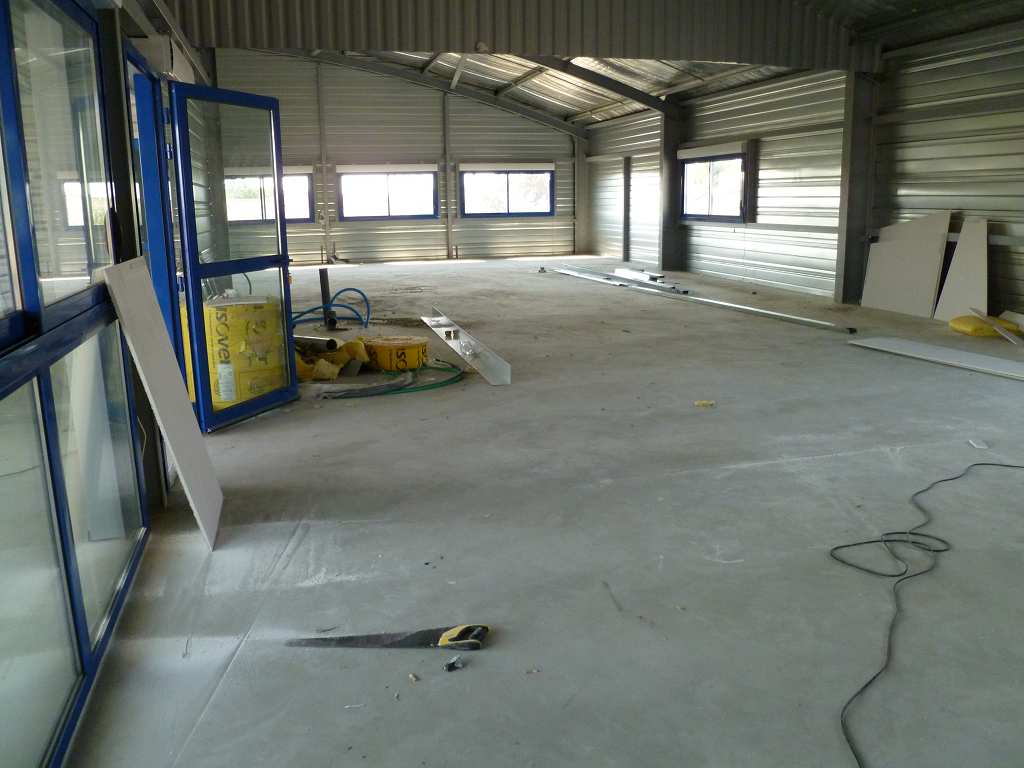 LA SALVETAT ST GILLES BUREAUX  DE 120m²