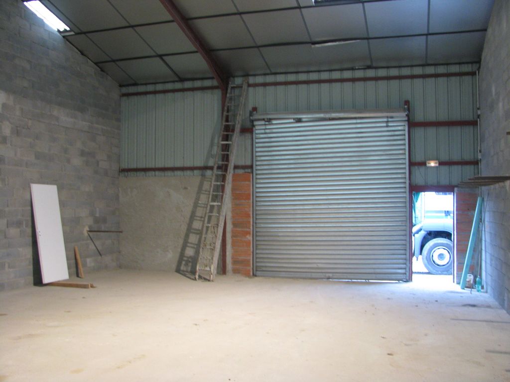 Photo A LOUER A LAHONCE LOCAL DE 120M² image 2/2