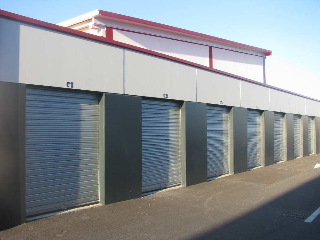 A LOUER A  LAHONCE DEPOT DE 10.90M²