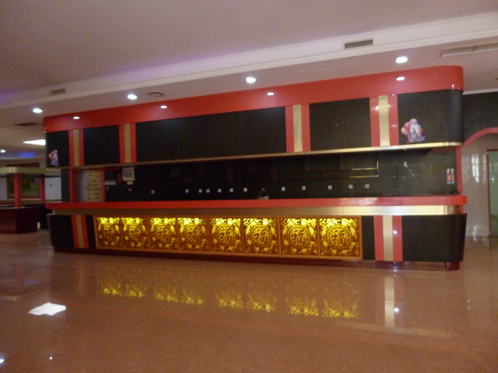 Photo local commercial de 840 m² image 1/3