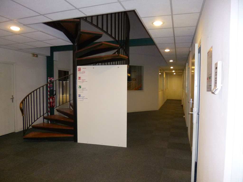 A LOUER A TOULOUSE  ENTREPOT DE 2900M²