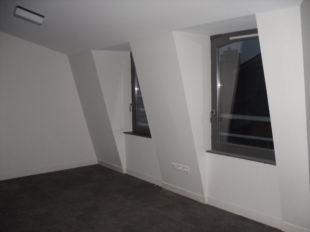 Photo A LOUER A TOULOUSE BUREAUX DE 175 M² image 2/3