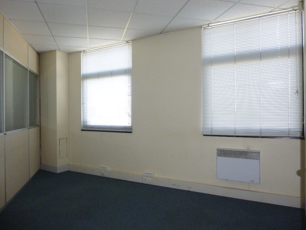 Photo A VENDRE A RAMONVILLE ST AGNE BUREAUX DE 741 M² image 1/6