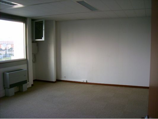 Photo BLAGNAC BUREAUX DE 614  M² image 1/3