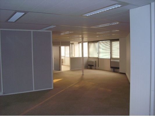 Photo BLAGNAC BUREAUX DE 446 M² image 2/2