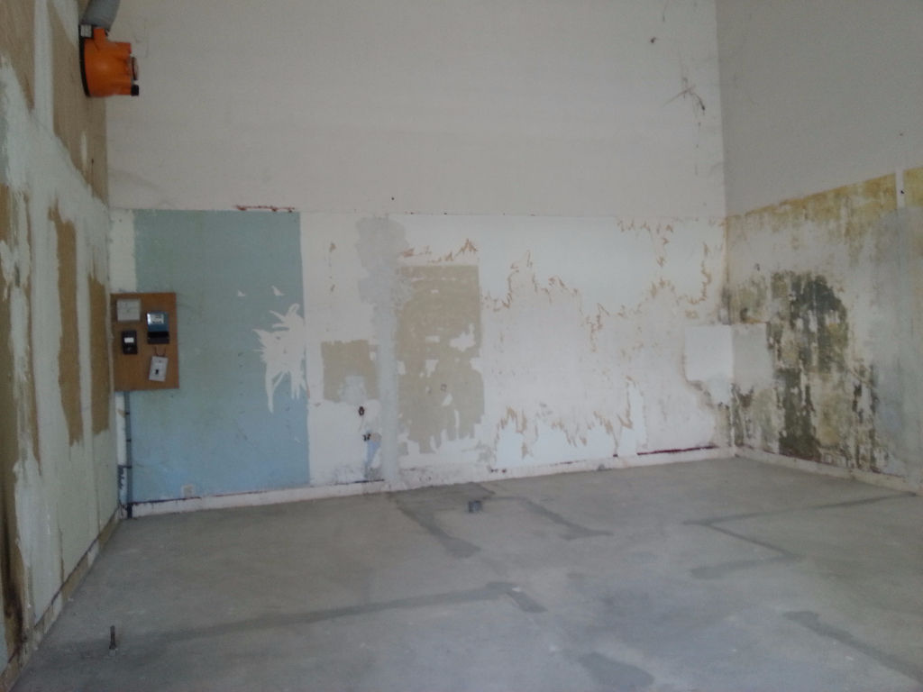 A VENDRE A FONSORBES LOCAL / BUREAUX DE 100M²