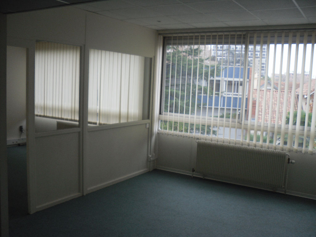 Photo TOULOUSE BUREAUX DE 119 M² image 2/3